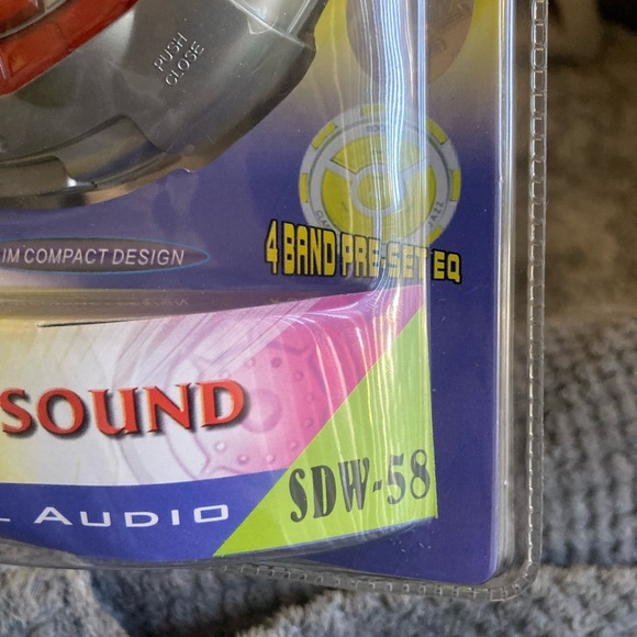 Vintage Rare New Old Stock FM Auto Scan Radio, Cassette Player And Headphone - Picture 7 of 9